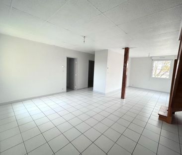 Location Appartement 4 pièces 83m² LE COTEAU 42120 - Photo 1