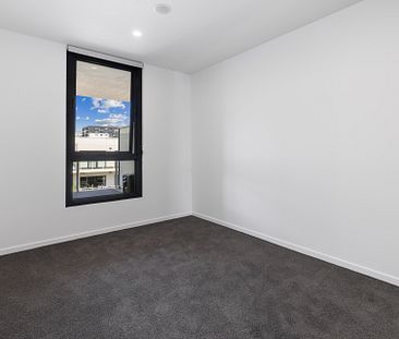 Modern living in the heart of Tuggeranong! - Photo 5