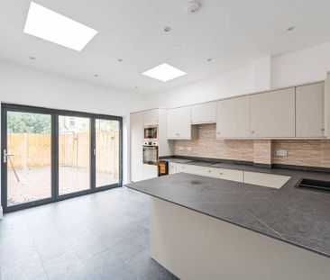 4 bedroom terraced house to rent - Photo 1