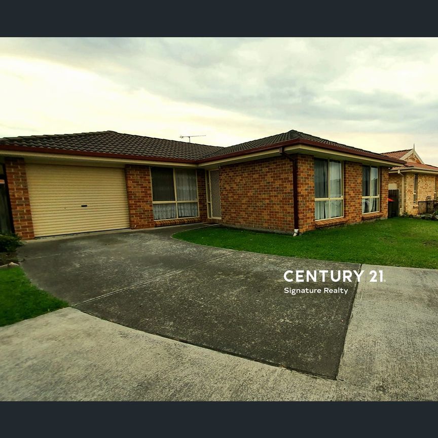 15 Queenborough Street, Nowra, NSW 2541 - Photo 1