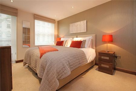 A stylish well thought out two bedroom apartment (c.1175 sq ft) on the first floor of a sought after block moments from Hyde Park. Minimum Term 12 months EPC rating C | Council Tax Band H - Photo 5