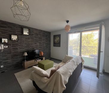 Location Appartement 3 pièces 56m² CHATEAUNEUF LES MARTIGUES 13220 - Photo 3