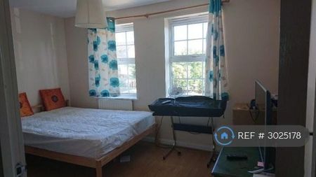 3 bedroom terraced house to rent - Photo 3