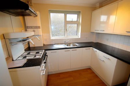 2 bedroom flat to rent - Photo 4