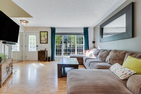 Spacious 3 Bedroom Family Home For Rent In Quiet Prestwick Community - Photo 4