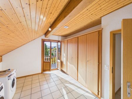 Spacieux appartement familial de 4.5 pièces avec vue imprenable à Morlon - Photo 5