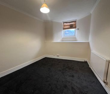 4 bedroom terraced house to rent - Photo 3