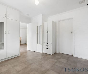 PARTLY FURNISHED 1 BED 1 BATH UNIT - Photo 3
