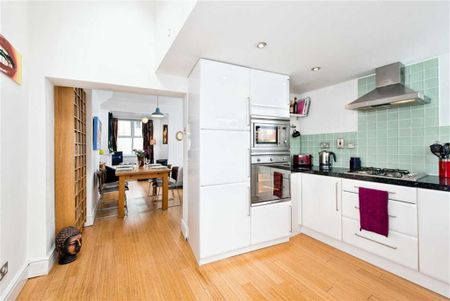 3 bedroom end of terrace house to rent - Photo 3