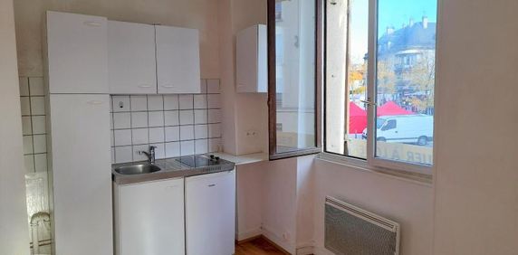 Location Appartement 1 pièce 34m² CHATEAU THIERRY 02400 - Photo 2