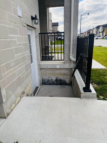 For Lease - 1291 Plymouth Drive, Oshawa, Ontario - Photo 2