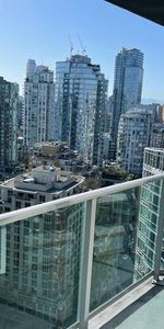 One-Bedroom Apartment in Downtown Vancouver with Stunning City view - Photo 4