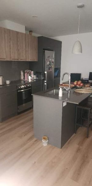 Cession de bail 3 1/2 moderne Centre ville de Laval – Métro Montmorency à 5 min – 1539$ – Disponible 3 avril - Photo 1