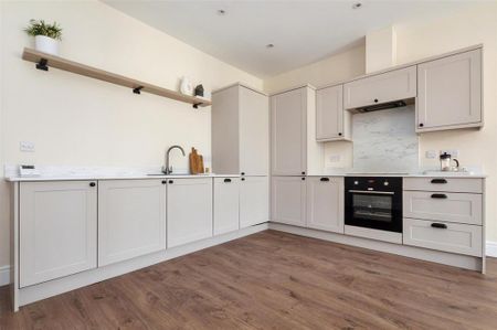 2 bedroom flat to rent - Photo 2