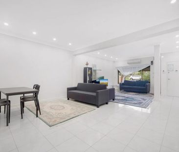 3 Bedroom plus study - Photo 1