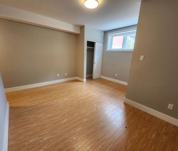 544 Gilmour Street - 1 - Photo 2