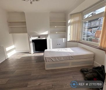 4 bedroom terraced house to rent - Photo 3