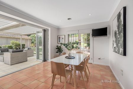 8 Elm Street, Surrey Hills - Photo 4
