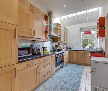 End of Terrace House To Let - Photo 1