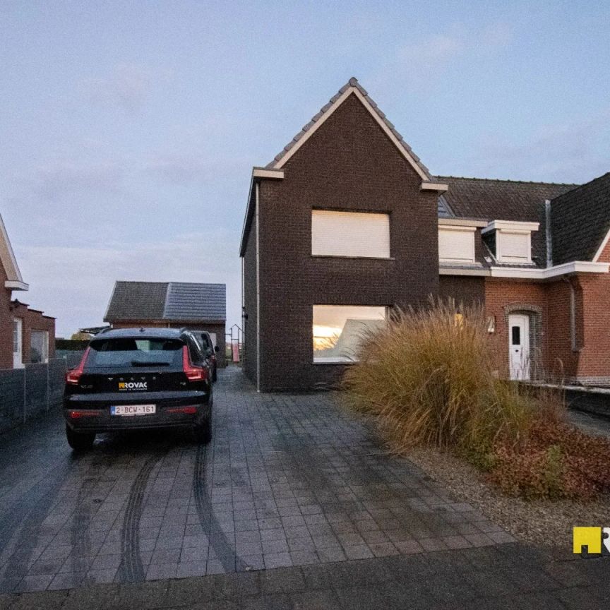 Recent gerenoveerde en rustig gelegen halfopen woning met tuin en garage - Foto 1