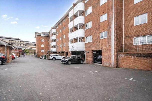 Queens Road, Reading, Berkshire, RG1 - Photo 1