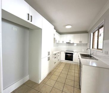 PERFECT FAMILY LIVING WITH BRAND NEW KITCHEN/ AC/ CEILING FAN /BLIN... - Photo 4