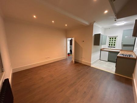 Studio Flat, Herbert House, SE11 - Photo 3