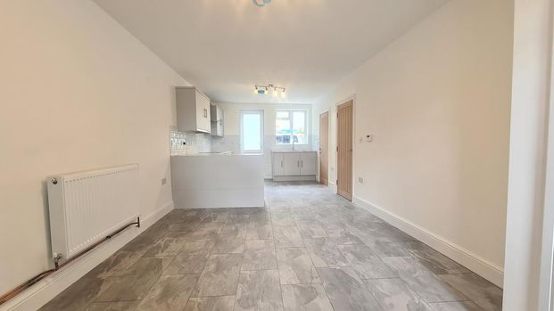 4 bedroom house to rent - Photo 1