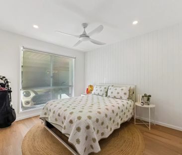 Coastal luxe living in the heart of Burleigh Waters - Photo 1
