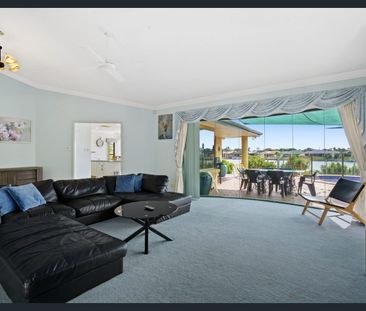 Spacious Waterfront Family Home at 36 Lakeshore Drive, Helensvale, ... - Photo 1