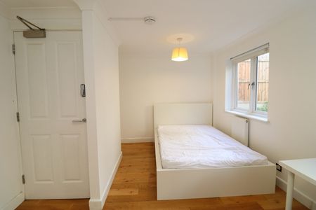 Room in a Shared House, Jamestown Way, E14 - Photo 4