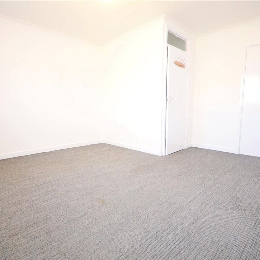 Linkfield Road, Isleworth, Middlesex, TW7 - Photo 1