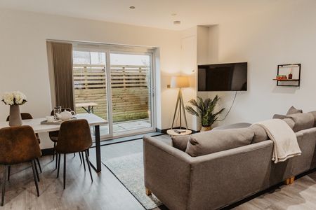 3 Bed Semi-Detached House, Wilbury Road, BN3 - Photo 2