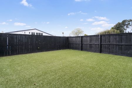 Make yourself at Home – 4045 Great North Road - Photo 3
