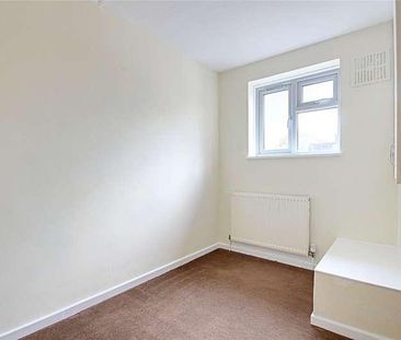 Pentrich Avenue, Enfield, EN1 - Photo 4