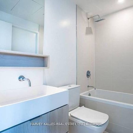 Yonge and Eglinton Bright 1Bdrm +Den 10Ft Smooth Ceilings Near Subwa - Photo 4