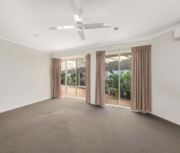 Family Home in Mountain Creek on a Corner Block - Photo 2