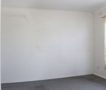 TIDY ONE BEDROOM UNIT CLOSE TO THOMPSON ROAD - Photo 1