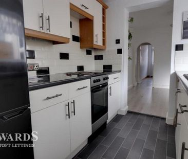 3 bedroom terraced house to rent - Photo 6