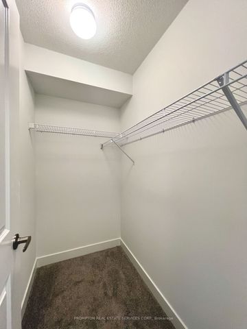 Townhouse For Lease | N8129918 - Photo 2