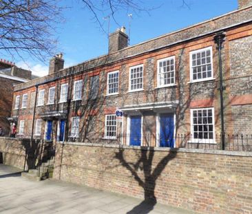 2 bedroom terraced house to rent - Photo 4