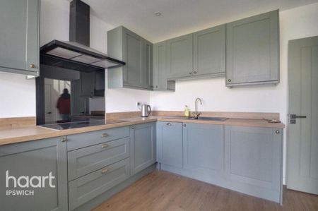 1 bedroom semi-detached house to rent - Photo 2