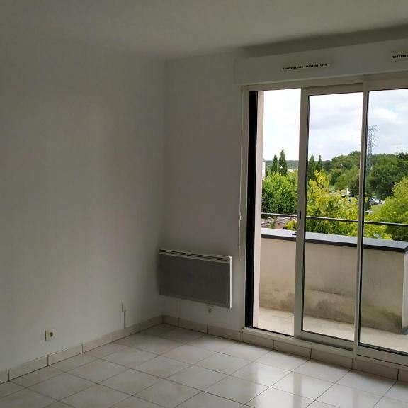 A louer à BRUZ, place du Vert buisson: appartement T2 au deuxième étage avec ascenseur, disponi... - Photo 1