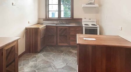 WOODVILLE - 3 BEDROOM - Photo 2