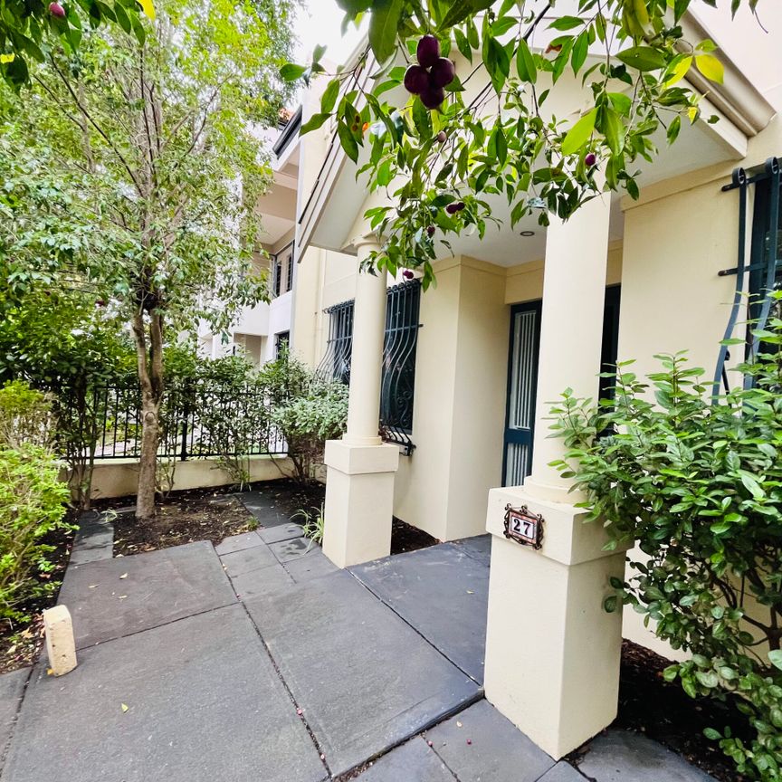 Tranquil Highgate Living: Modern Comfort Meets Urban Convenience - Photo 1