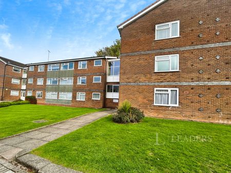 2 bedroom flat to rent Second Floor Apartment, Westhouse Court, B14 - Photo 3