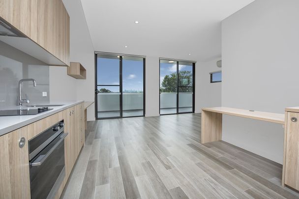 Luxury Studio Apartment - Photo 1