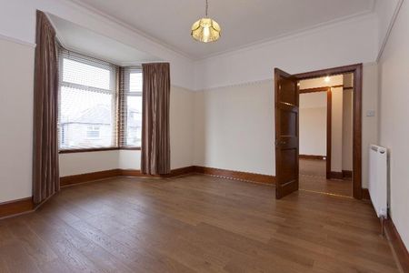 4 bedroom detached house to rent - Photo 3