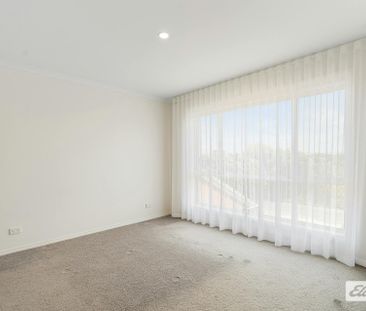 Golf Course Outlook Living - Photo 4