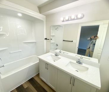 For Lease - 38 Warren Trail Drive, Welland, Ontario - Photo 5